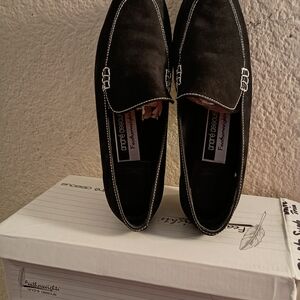 Andre Assouse Featherweight Black Loafers with White Stitching